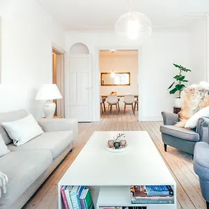  Apartment Elegant, Evocative And Cosy In Osterbro With A Panoramic View. Eco-friendly. 1km Harbour/ Beach, 3km- Center, 13km-airport. Dänemark
